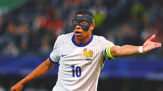 Kylian Mbappé slaagde er in zijn eerste keer als aanvoerder van Frankrijk niet in uitstekende resultaten te behalen